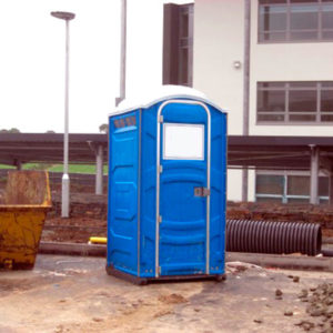 Туалетная кабина на строительной площадке